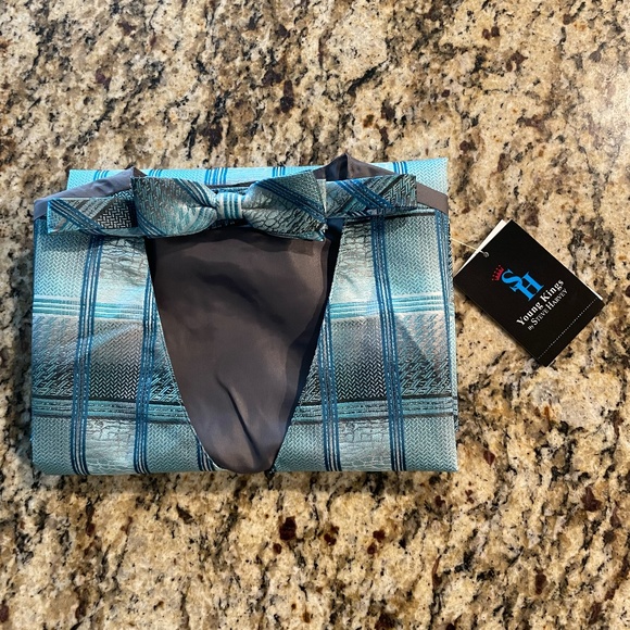 Young Kings by Steve Harvey Monkey Jacket and Bow tie - Picture 2 of 2